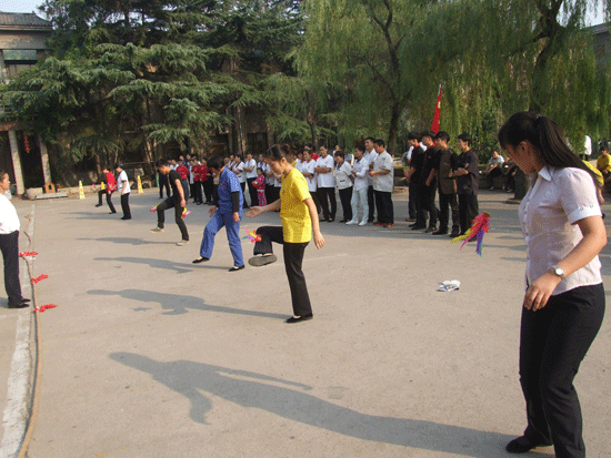 沂州府公司舉辦慶祝國慶節(jié)趣味運動會