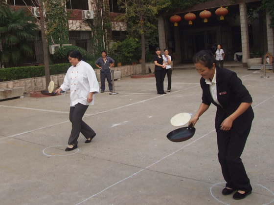 沂州府公司舉辦“放飛夢(mèng)想 青春無(wú)  悔”國(guó)慶節(jié)趣味運(yùn)動(dòng)會(huì)